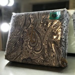 Ralph Lauren suite navy paisley king bed skirt